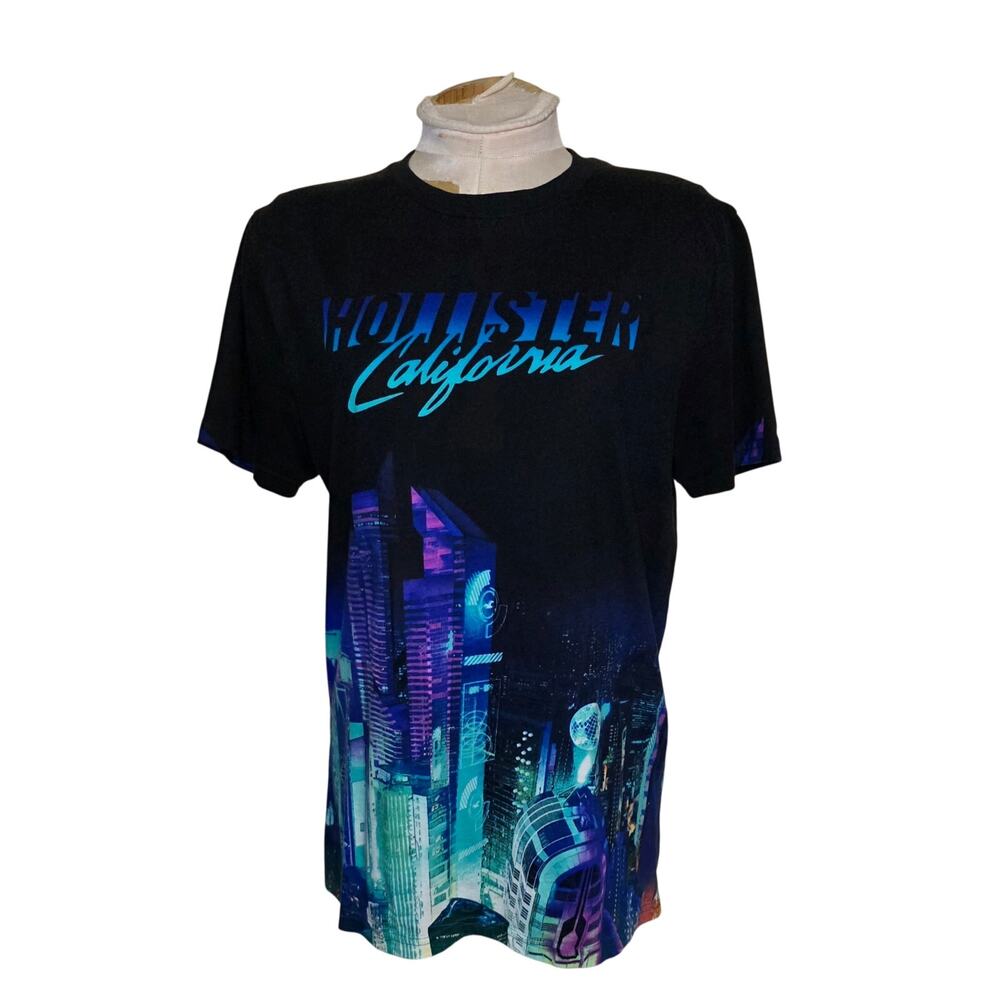 Hollister California Script Logo City Scenic Print T-Shirt‎ In Black Medium